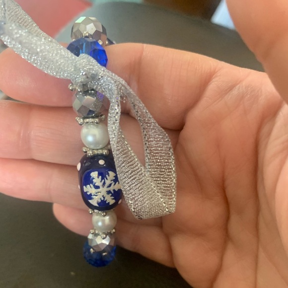 Snowflake bracelet - Picture 1 of 2